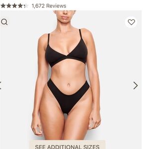 Fits Everybody triangle bralette from SKIMS